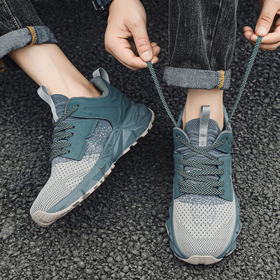 Lucan Bolt Sneakers