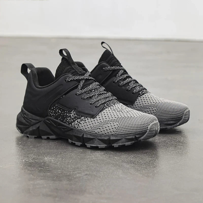 Lucan Bolt Sneakers
