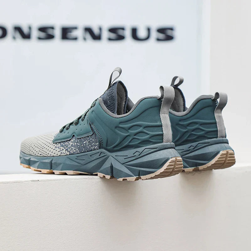 Lucan Bolt Sneakers